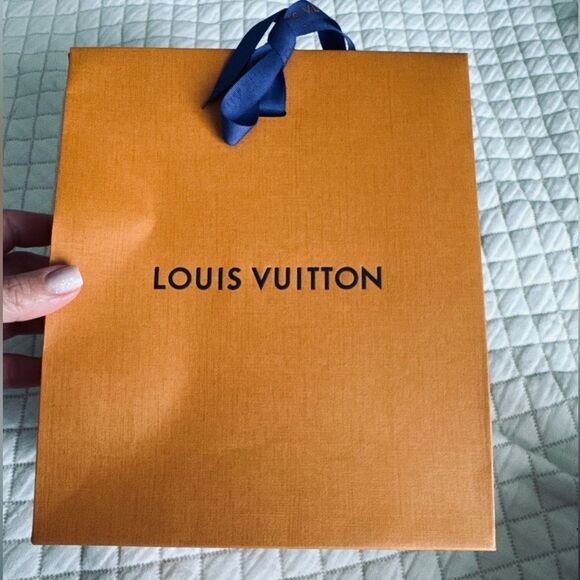 Louis Vuitton Set of three Shopping Bags - Picture 4 of 7